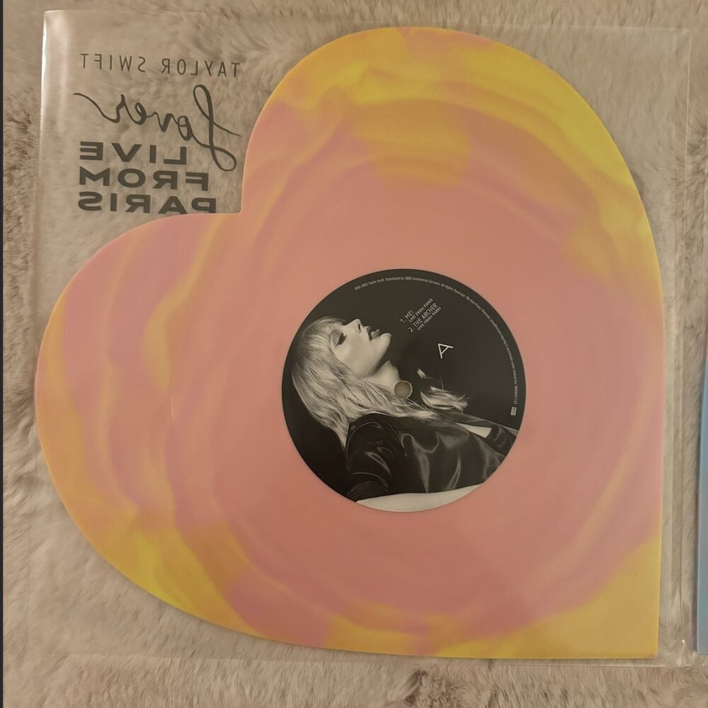Taylor Swift - Lover Live From Paris - Heart Vinyl - Picture 4 of 5